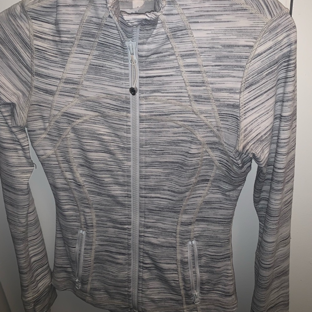 Lululemon jacket Size 4